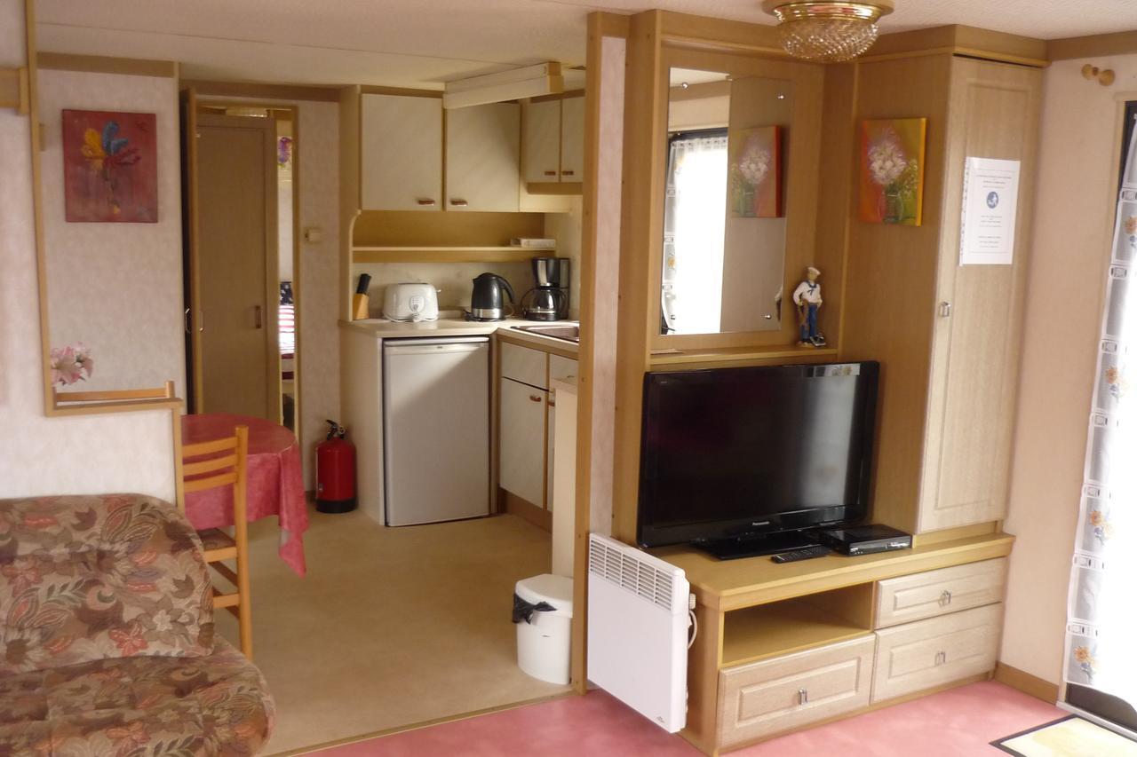 Mobile Home Le Clos De See Cherence-le-Roussel Exterior photo